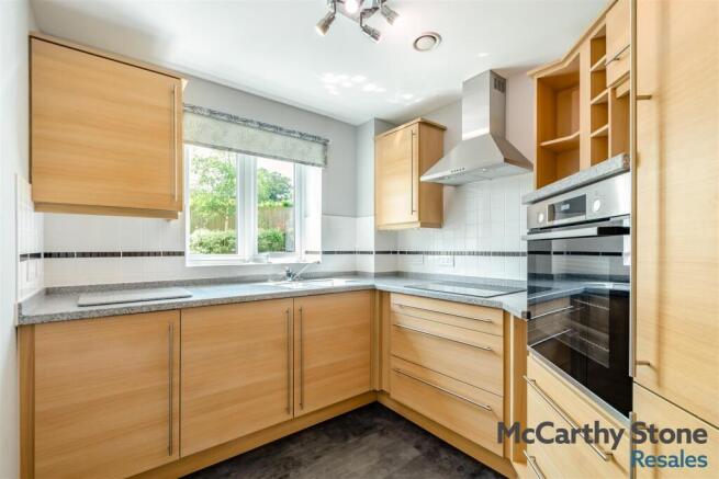 2 bed Apartment for sale Image 8