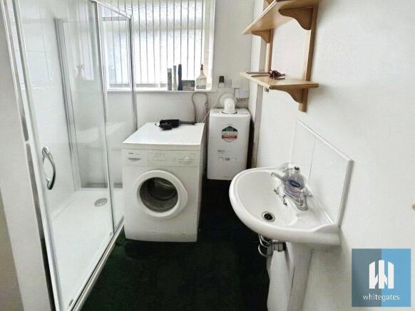 4 bed Detached to rent Image 8