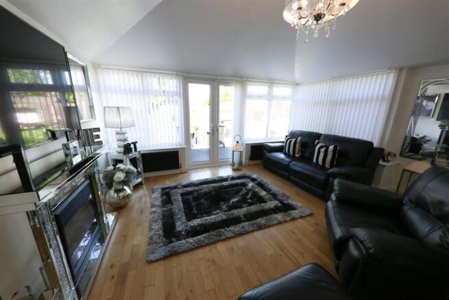 3 bed Semi-Detached for sale Image 4