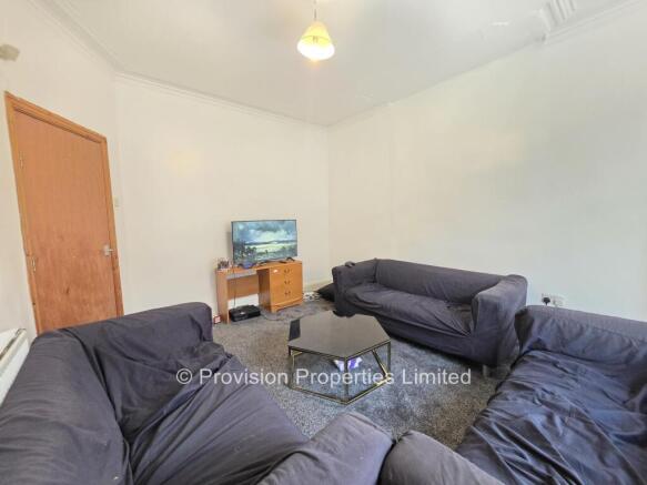 5 bed Terraced to rent Image 4