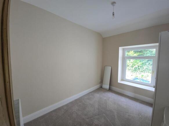 bedroom 2.jpeg