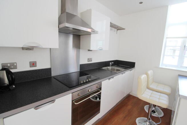 2 bed Apartment to rent Image 5