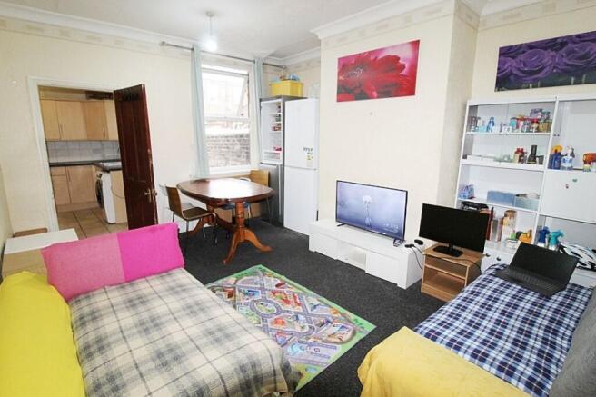 3 bed Terraced for sale Image 7