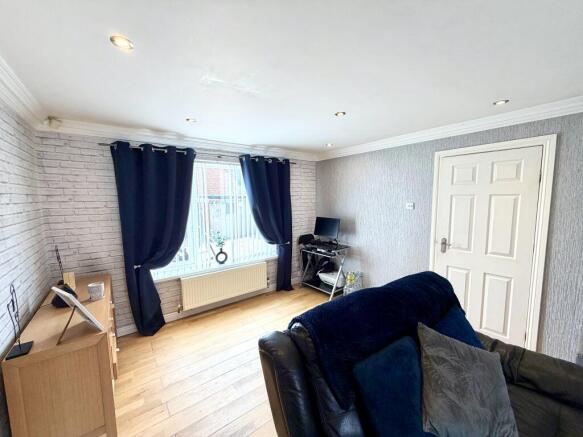 3 bed Terraced for sale Image 5