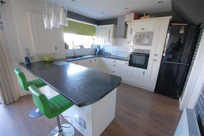 Fitted Kitchen/Dinin