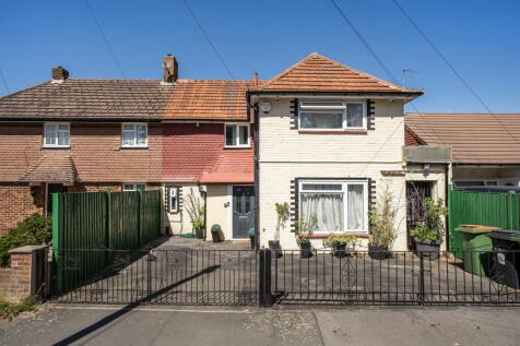Clare Crescent, Leatherhead, KT22