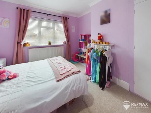 Bedroom 2 (3).jpg