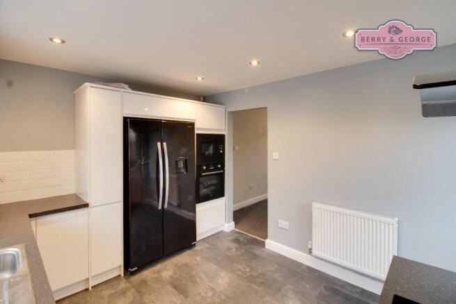 KITCHEN / BREAKFAST