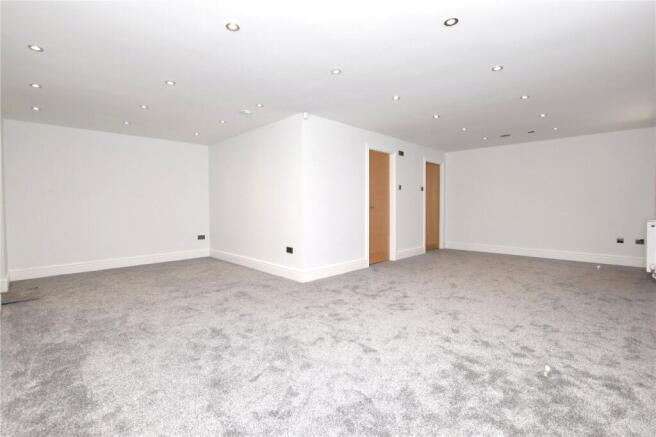 4 bed Detached for sale Image 11