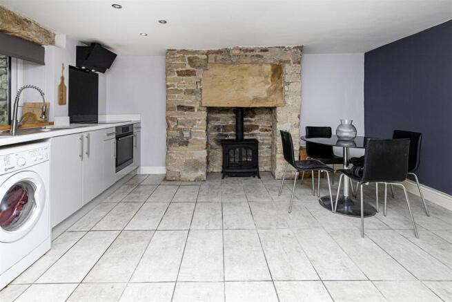 2 bed Terraced for sale Image 9