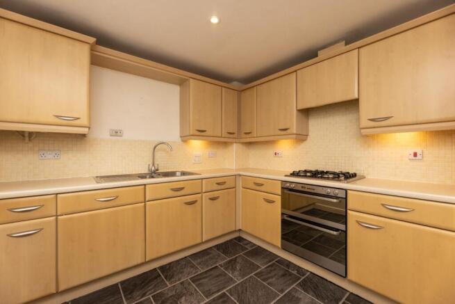 3 bed Town House for sale Image 9