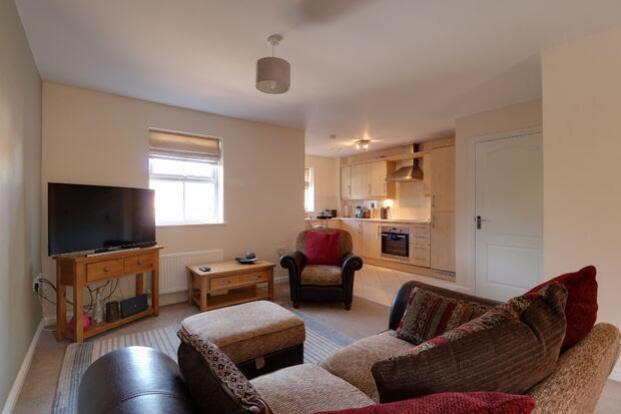 Open Plan Lounge and Kitchen