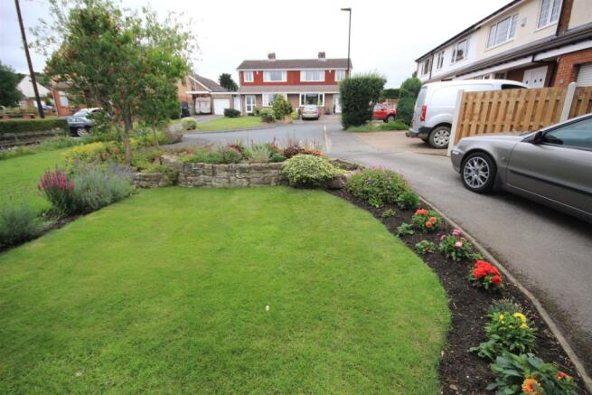 FRONT GARDEN