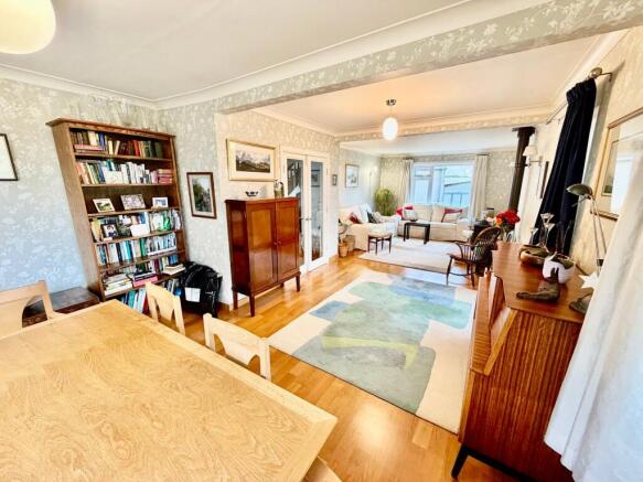 4 bed Detached for sale Image 9