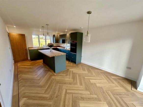 Kitchen/Diner (2/5)