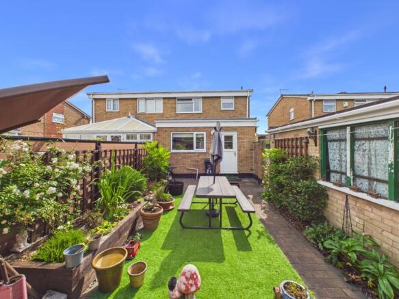 3 bed Semi-Detached for sale Image 11