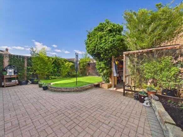 4 bed Detached for sale Image 11
