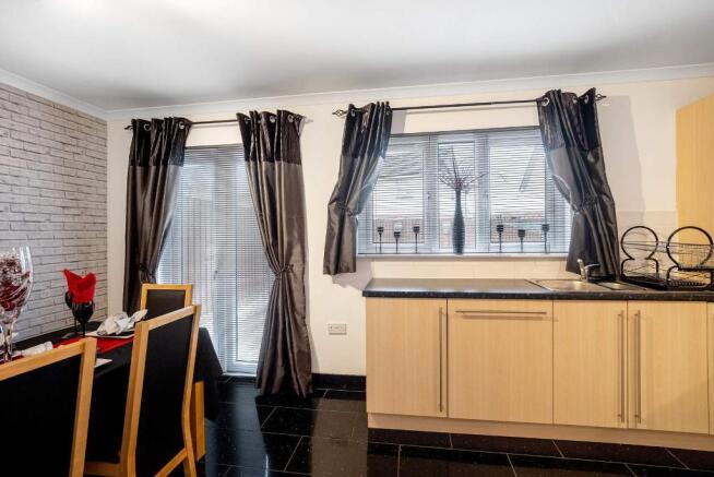 Kitchen/Dining Area