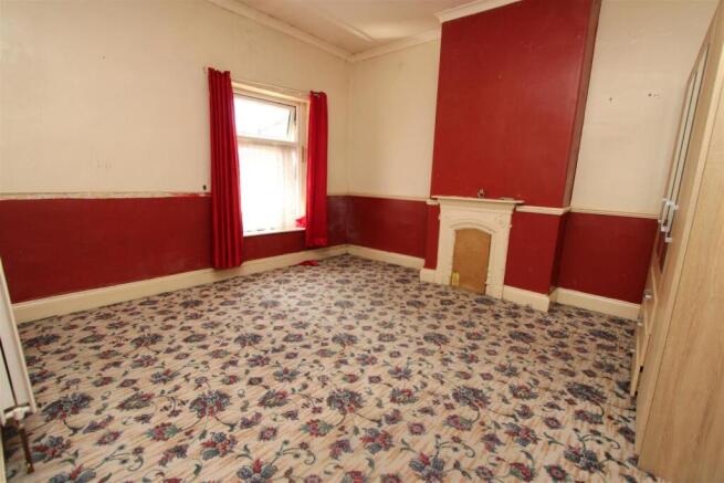 5 bed Terraced for sale Image 7