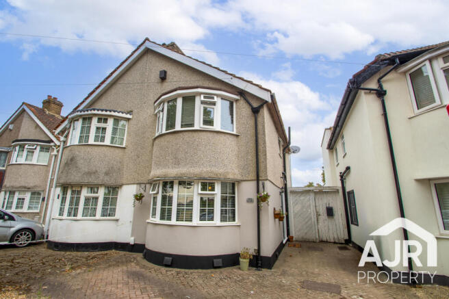 3 Bedroom Semi Detached for Rent