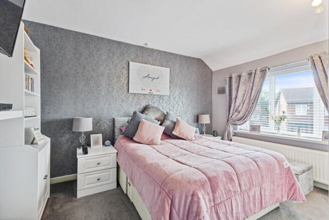 3 bed Semi-Detached for sale Image 11