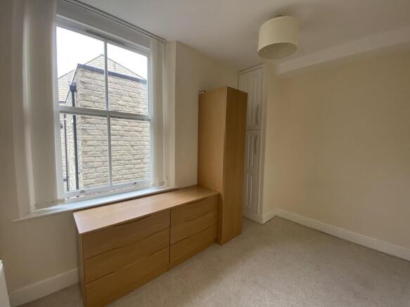 2 bed Apartment to rent Image 8