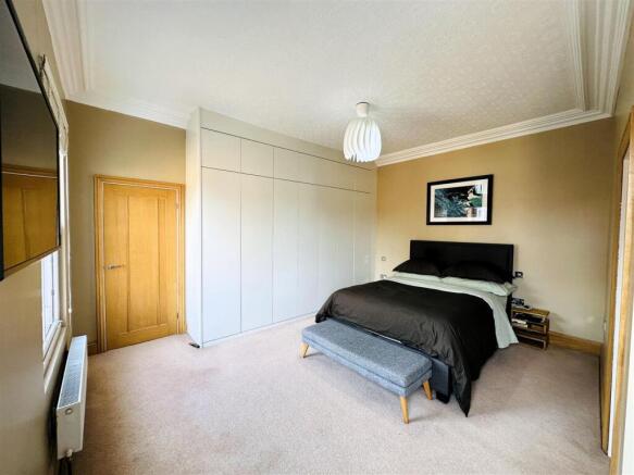 4 bed Detached for sale Image 12