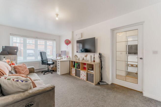4 bed Detached for sale Image 9