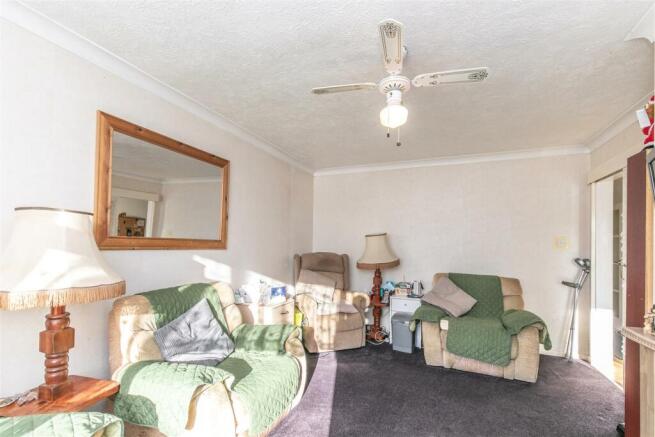 17 Arnside Close-19.jpg