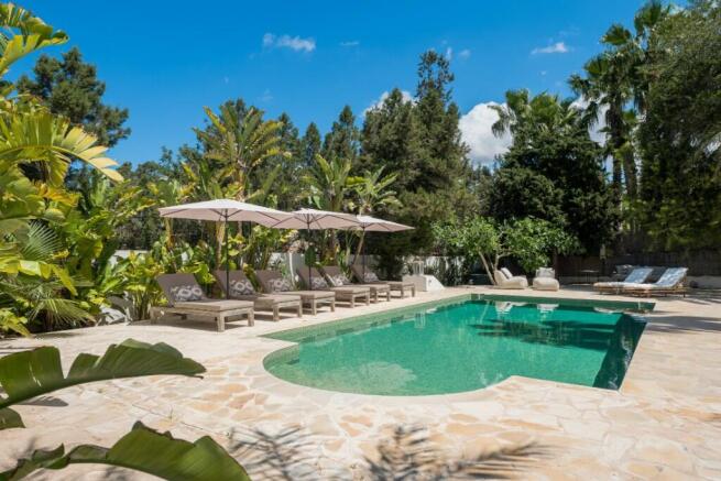 Garden Lounge