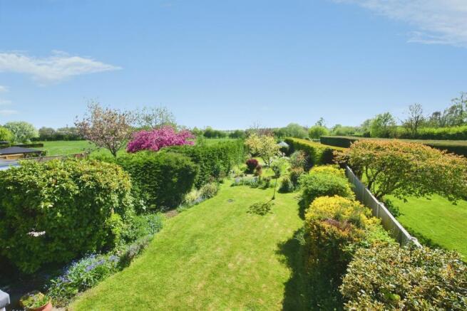 3 bed Semi-Detached for sale Image 10