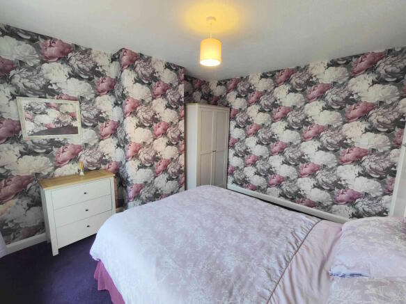 3 bed Semi-Detached for sale Image 10