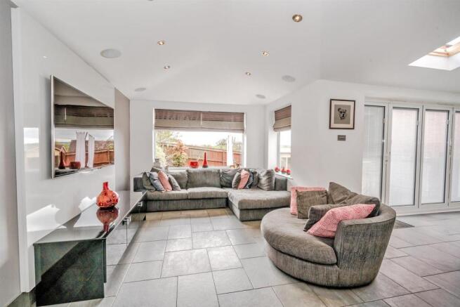 Albany Drive, Cannock, WS122GQ-9.jpg