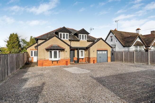 4-bed detached on Armour Hill, Tilehurst, Reading, £750,000