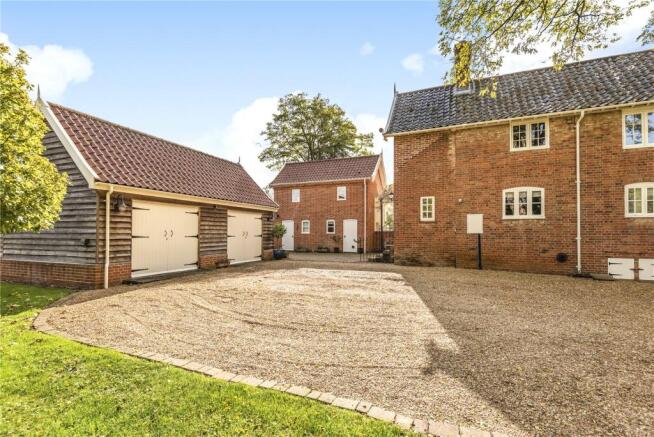 Drive & Garages