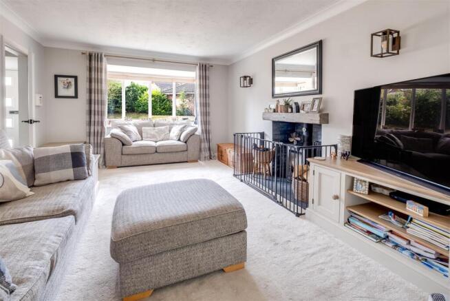 Manor Rise, Lichfield photo 4