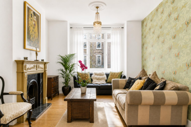 Image 18 - Living Room.png