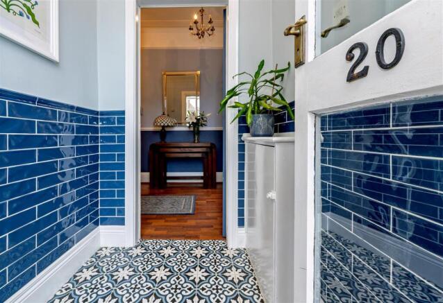 Entrance vestibule SAPL1485-20250907-DxO_DeepPRIME