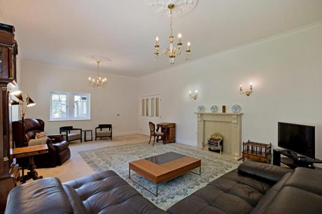 2 bed Retirement Property for sale Image 4
