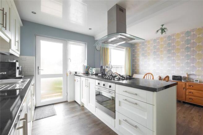 3 bed Semi-Detached for sale Image 8