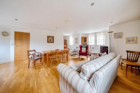 Boundaries Road, Balham, London, SW12