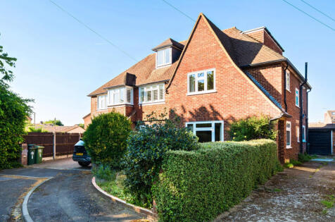 Thornhill Way, Shepperton, TW17