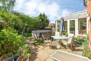 2, Prestwick Close, Grantham NG31 9GB