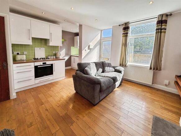 Kitchen/Living Area