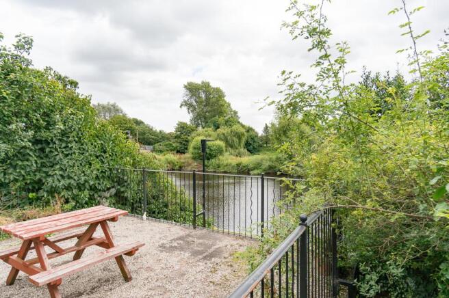 Riverside Sun Terrace