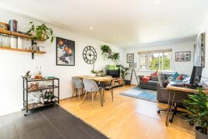 24, Vestry Mews, London SE5 8NS