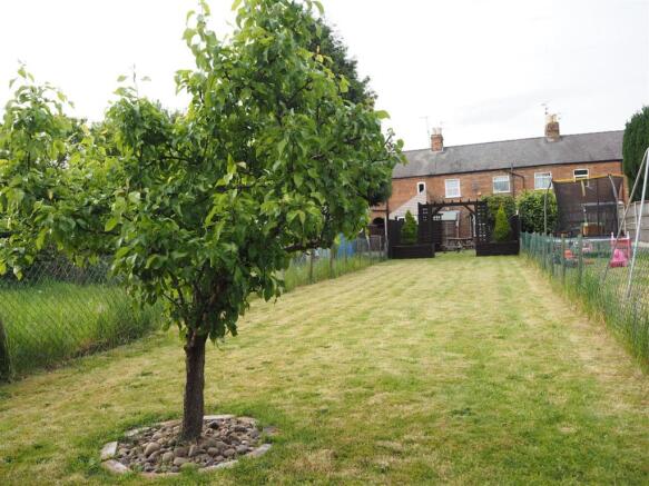 Extensive Rear Garden 353