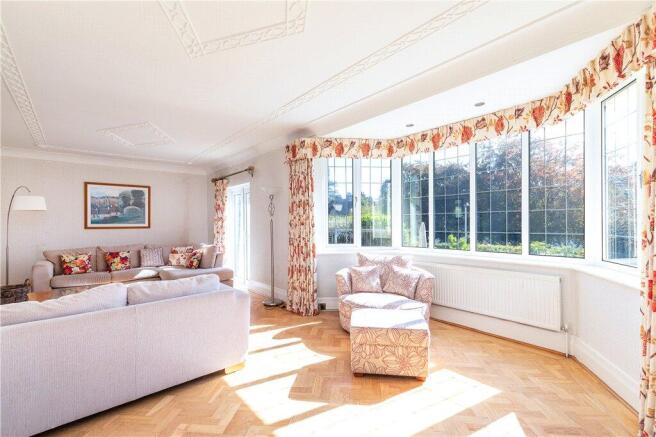 6 bed Detached for sale Image 5
