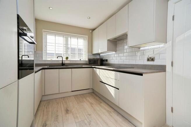 3 bed Terraced for sale Image 7