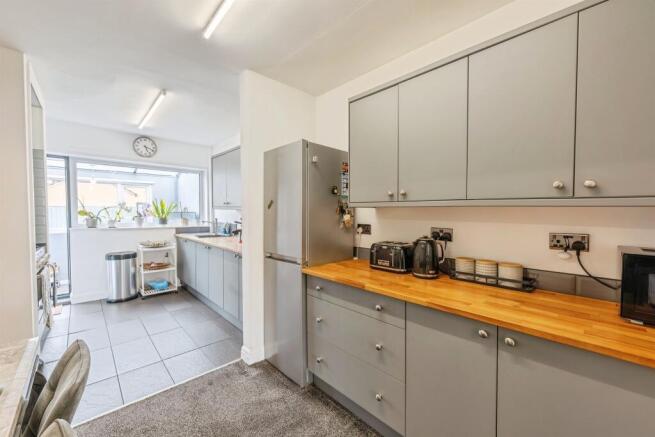 3 bed Semi-Detached Bungalow for sale Image 8